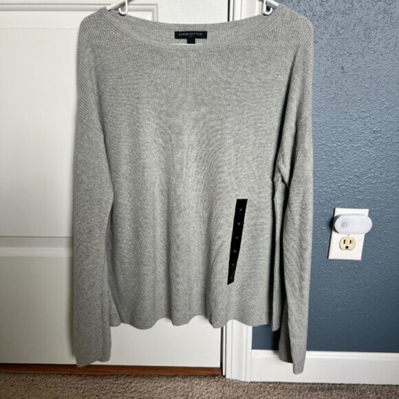 NWT Banana Republic Forever Sweater. Light Gray. New w/ Tags. Medium. - Picture 1 of 4